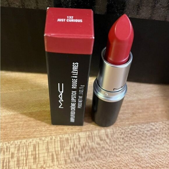 MAC 🎉🎉BEST SELLER🎉🎉 Just Curious Lipstick is a medium-dark coral lips - Picture 5 of 5